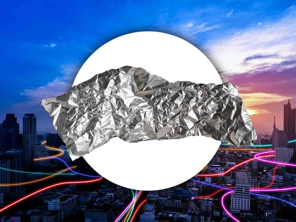 Un foglio di alluminio sulle onde elettromagnetiche